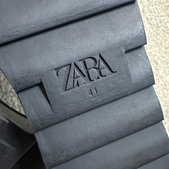 Zara Black Padded Slide Sandals - Picture 5 of 7